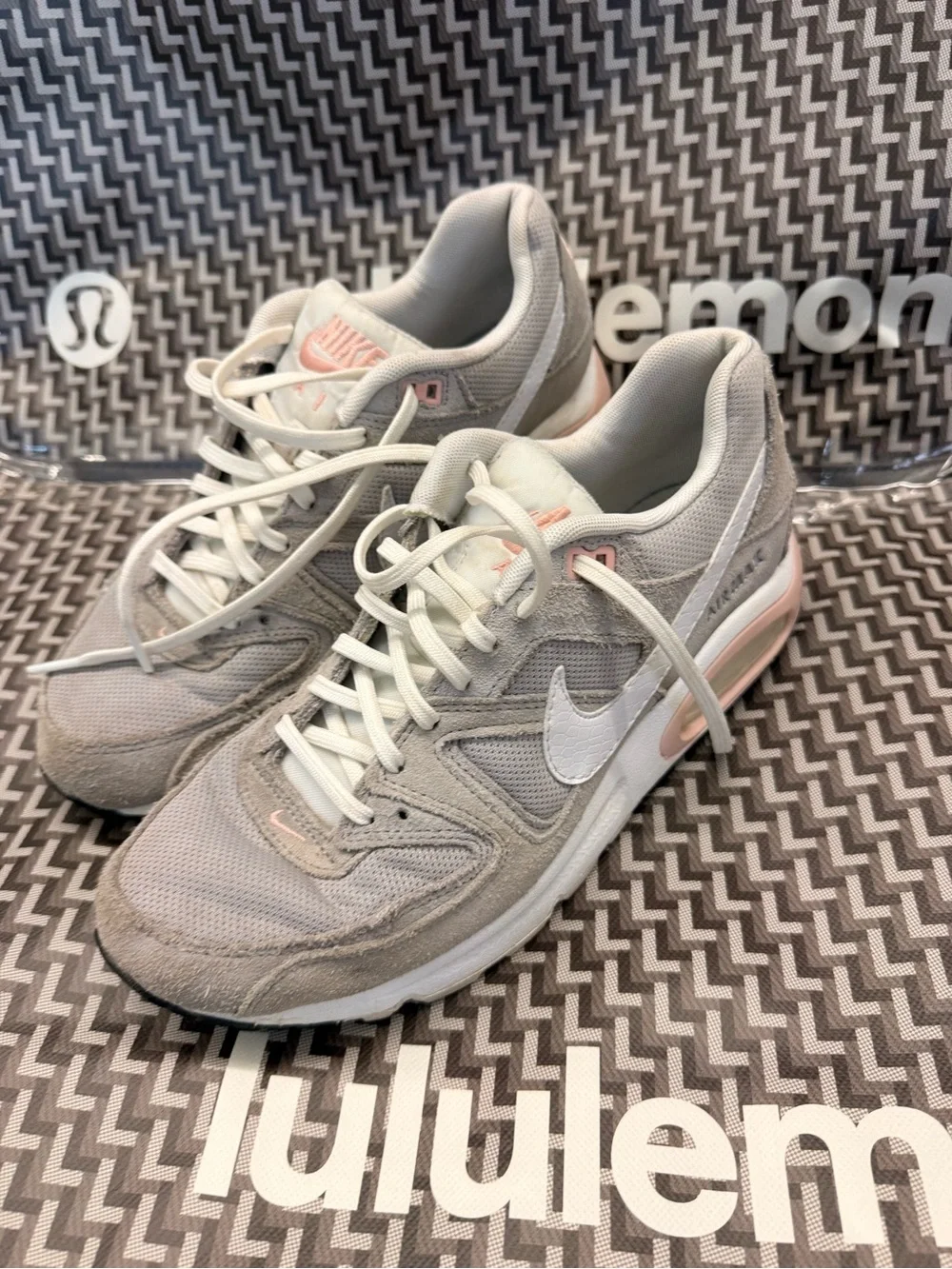 Nike Women's Light Gray & Pale Pink Air-Enhanced Running Sneakers